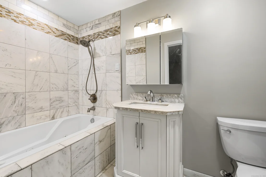 Photo of 545 Simsbury Road