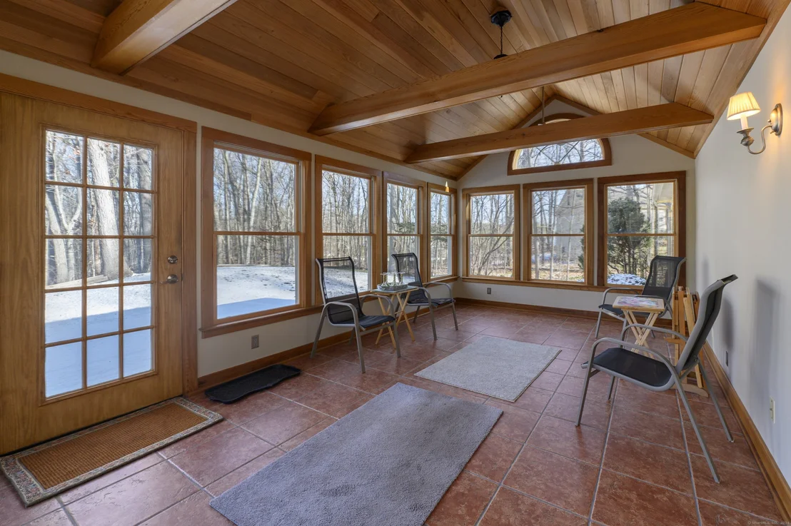 Photo of 1352 Wolf Hill Road
