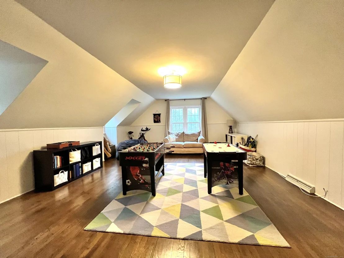 Photo of 320 Westport Road