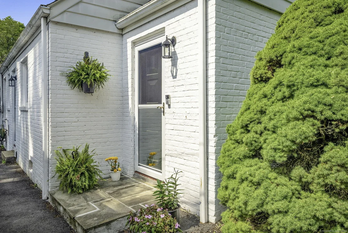 Photo of 33 Halsey Drive