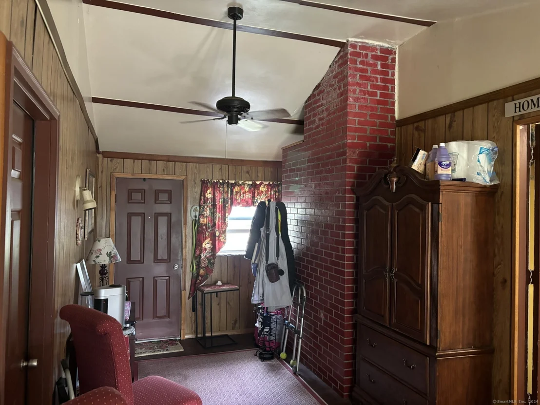 Photo of 30 Quaker Lane