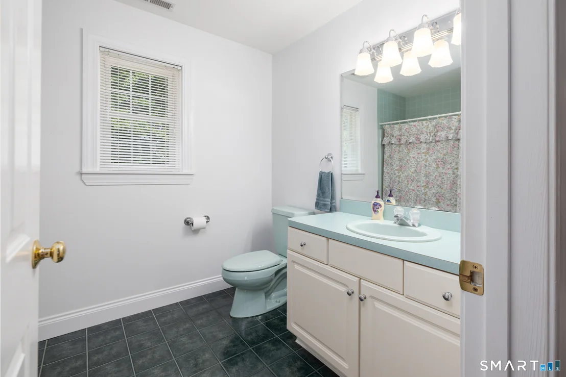 Photo of 325 Georgetown Drive