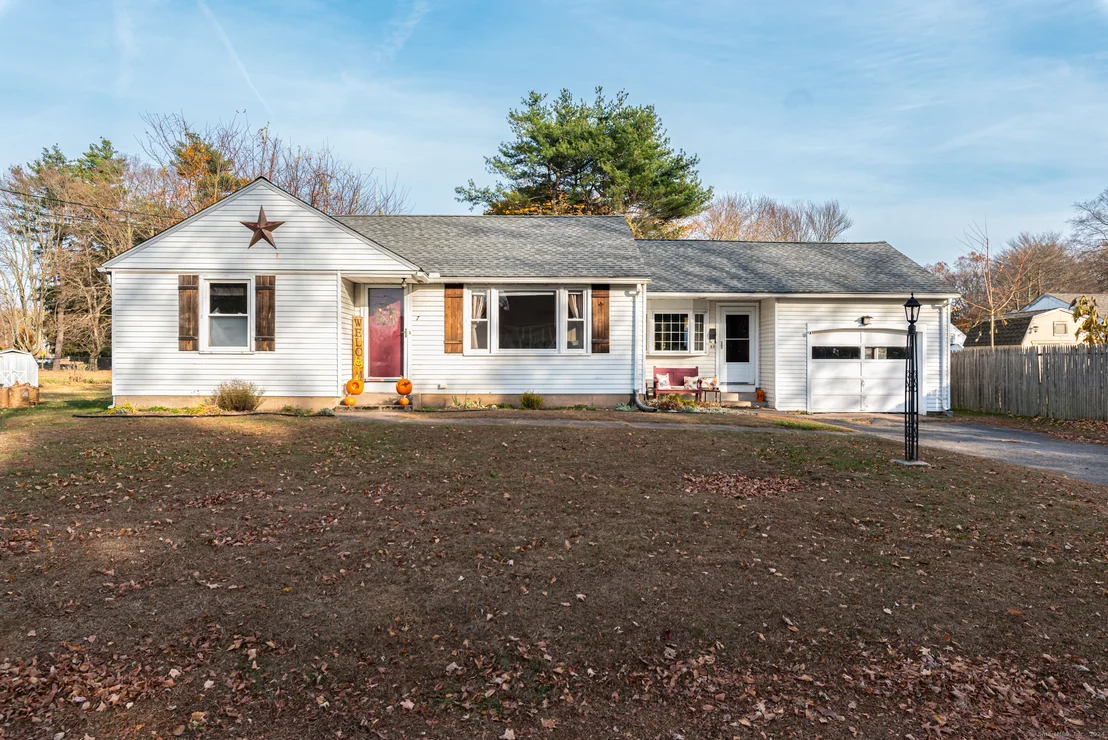 Photo of 7 Ridgefield Road
