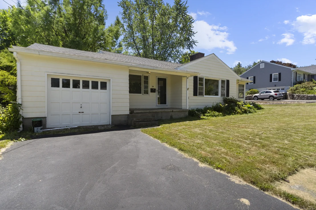 Photo of 39 Taft Circle