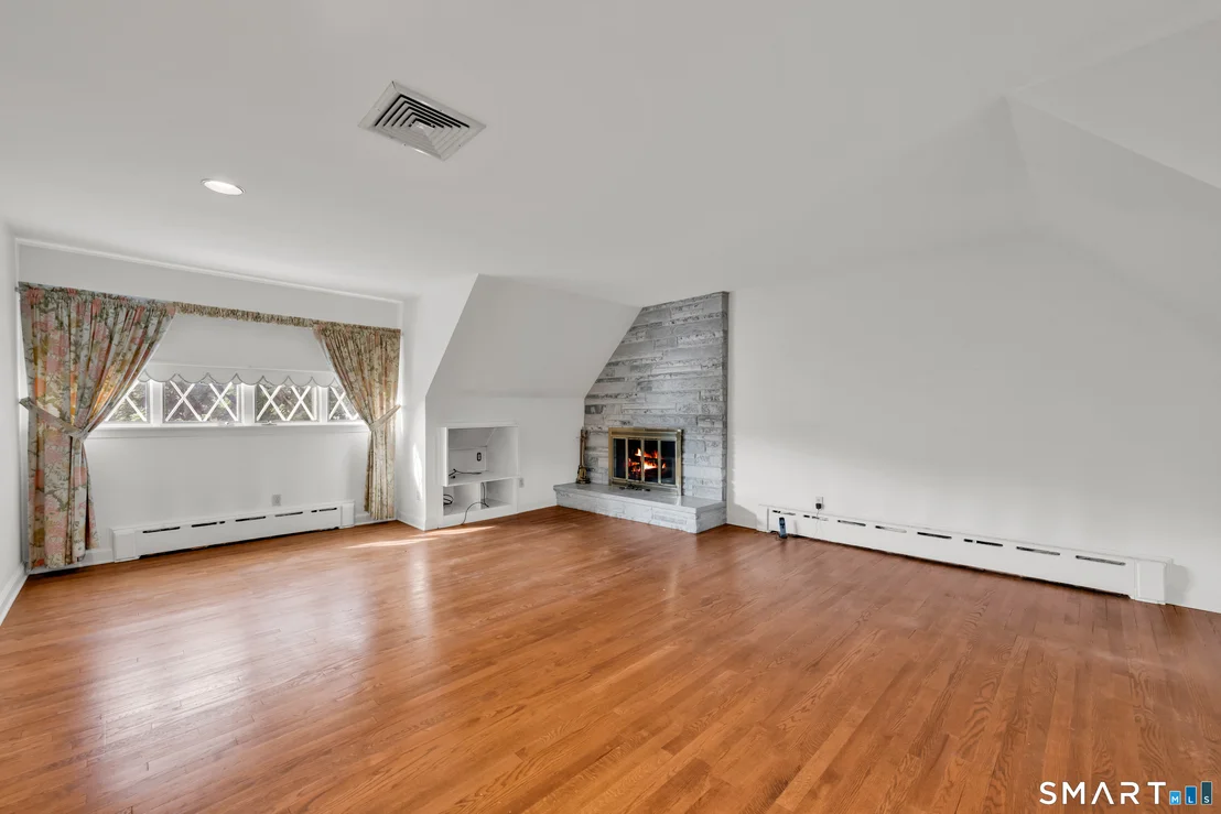 Photo of 232 Maybrook Road