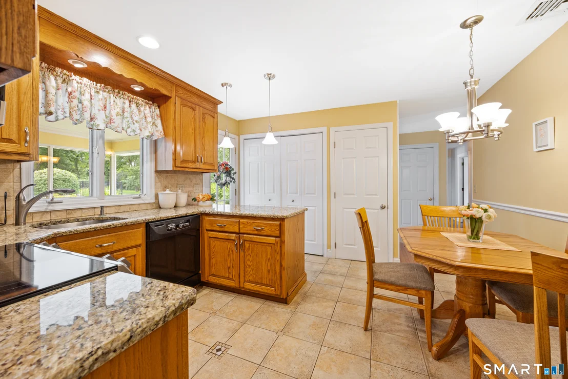 Photo of 8 Lindsley Drive