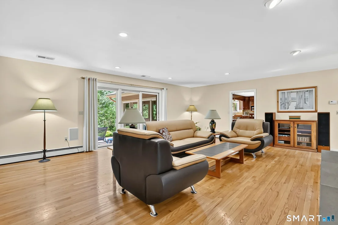 Photo of 70 Davis Road