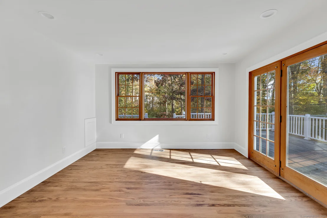 Photo of 31 Cedarhurst Lane