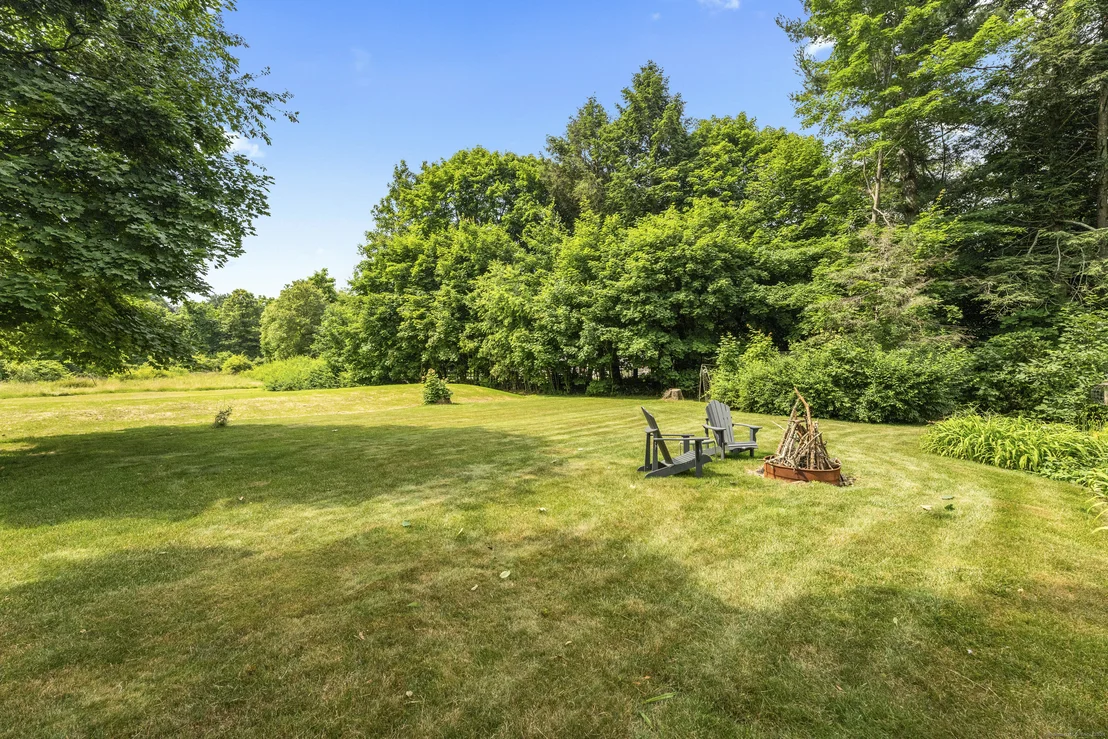 Photo of 691 Buttonball Road