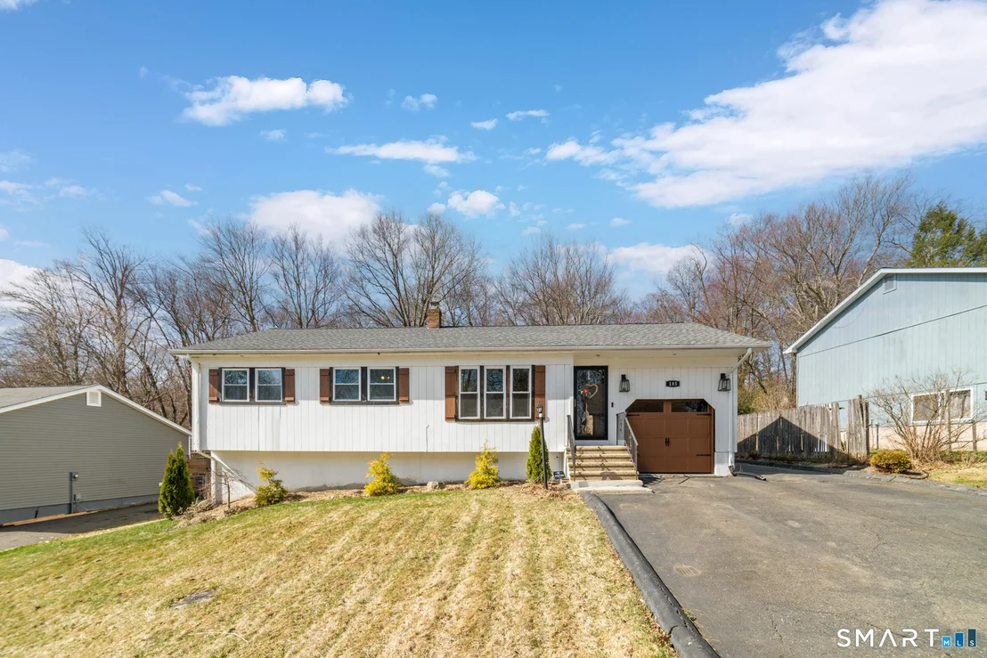 Photo of 185 Bluebird Drive