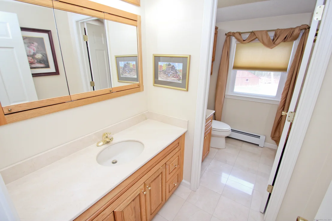 Photo of 1183 Newgate Road