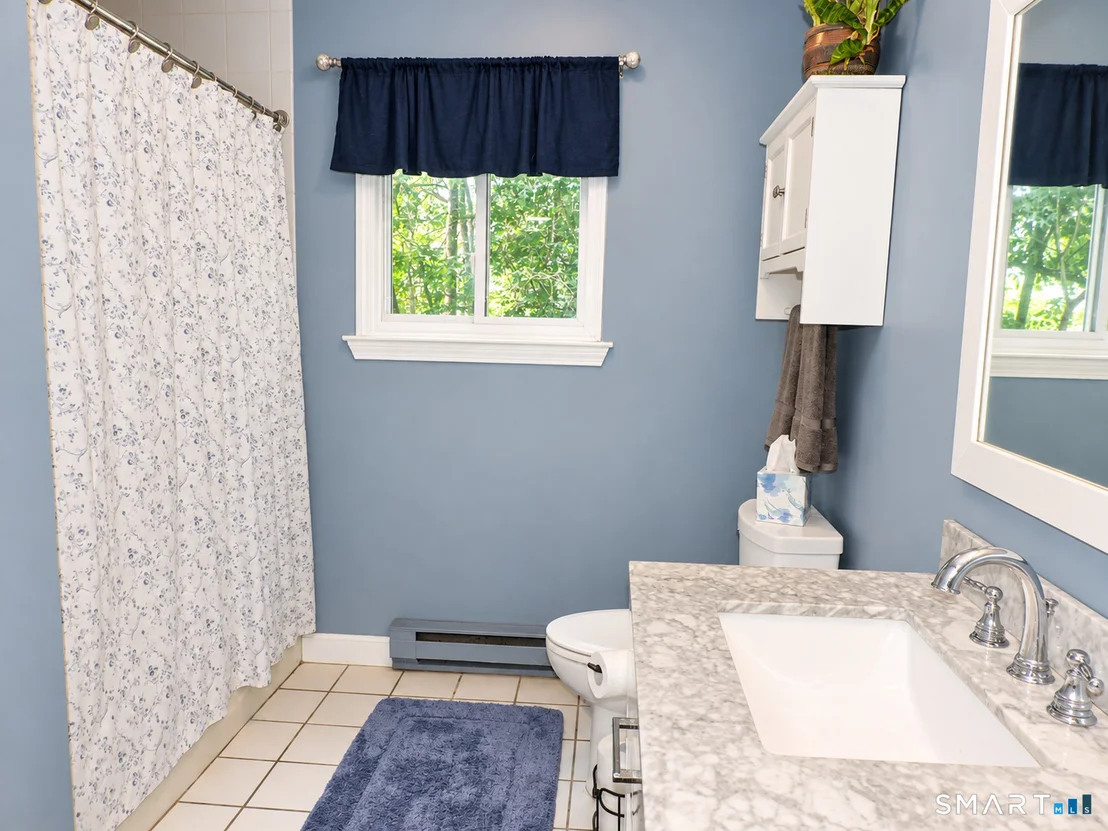 Photo of Unit 34J at 925 Oronoke Road