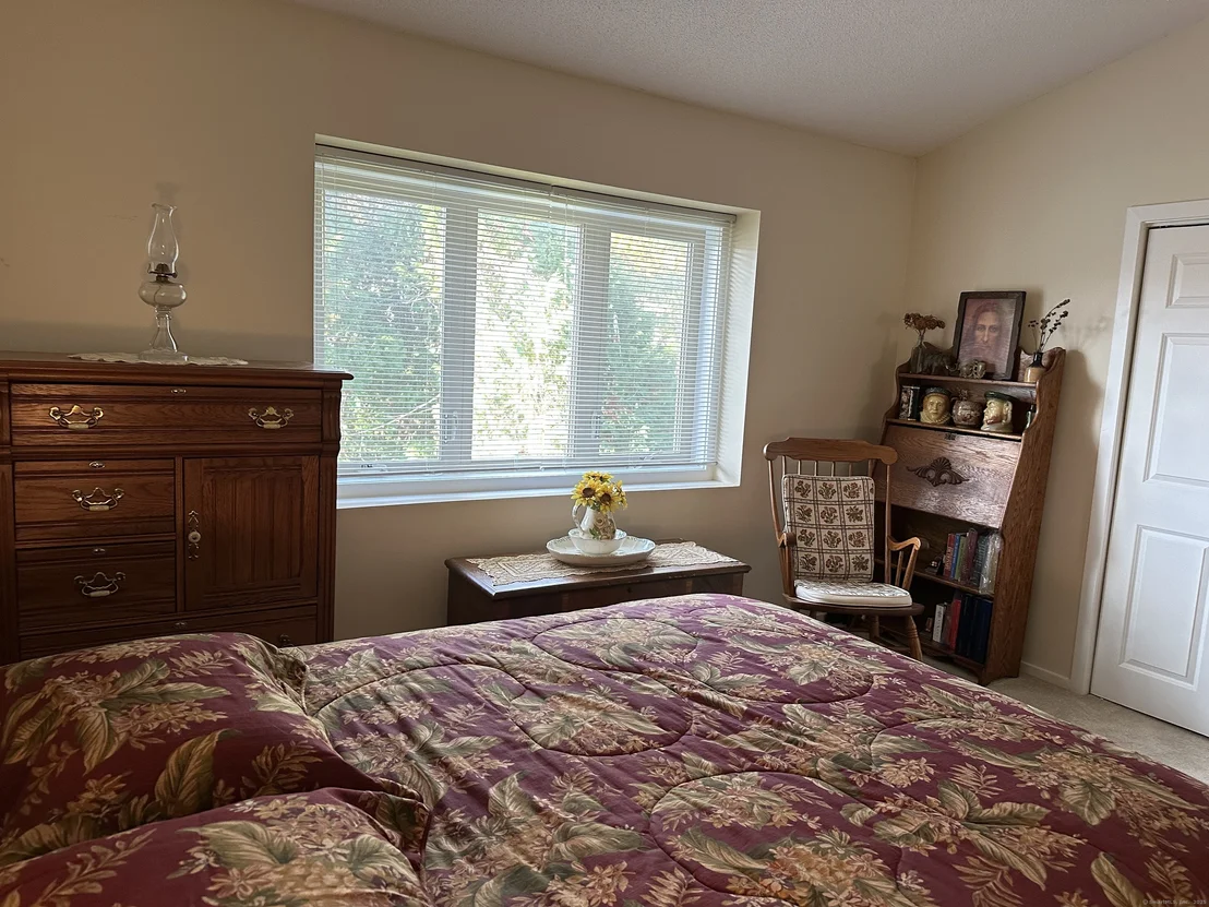 Photo of Unit APT23 at 827 Oronoke Road