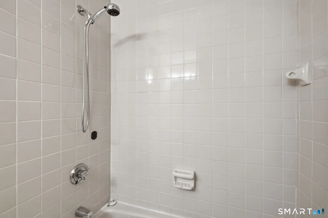 Photo of Unit B at 15 Thistle Way
