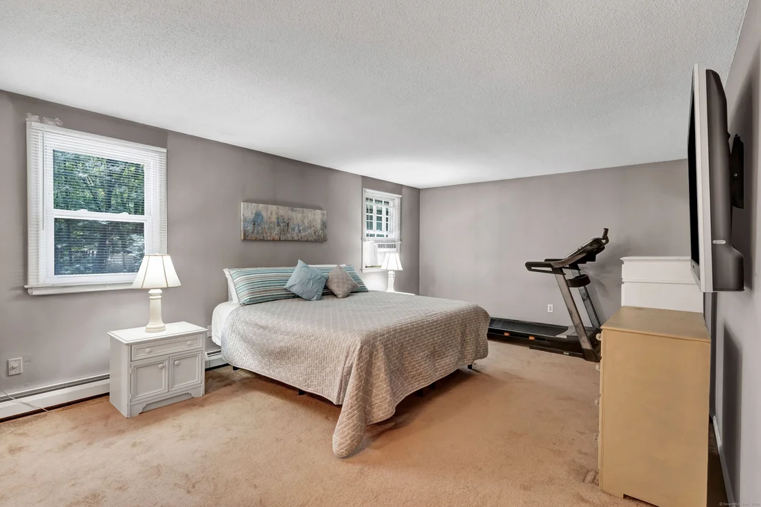 Photo of 302 Quarry Brook Drive