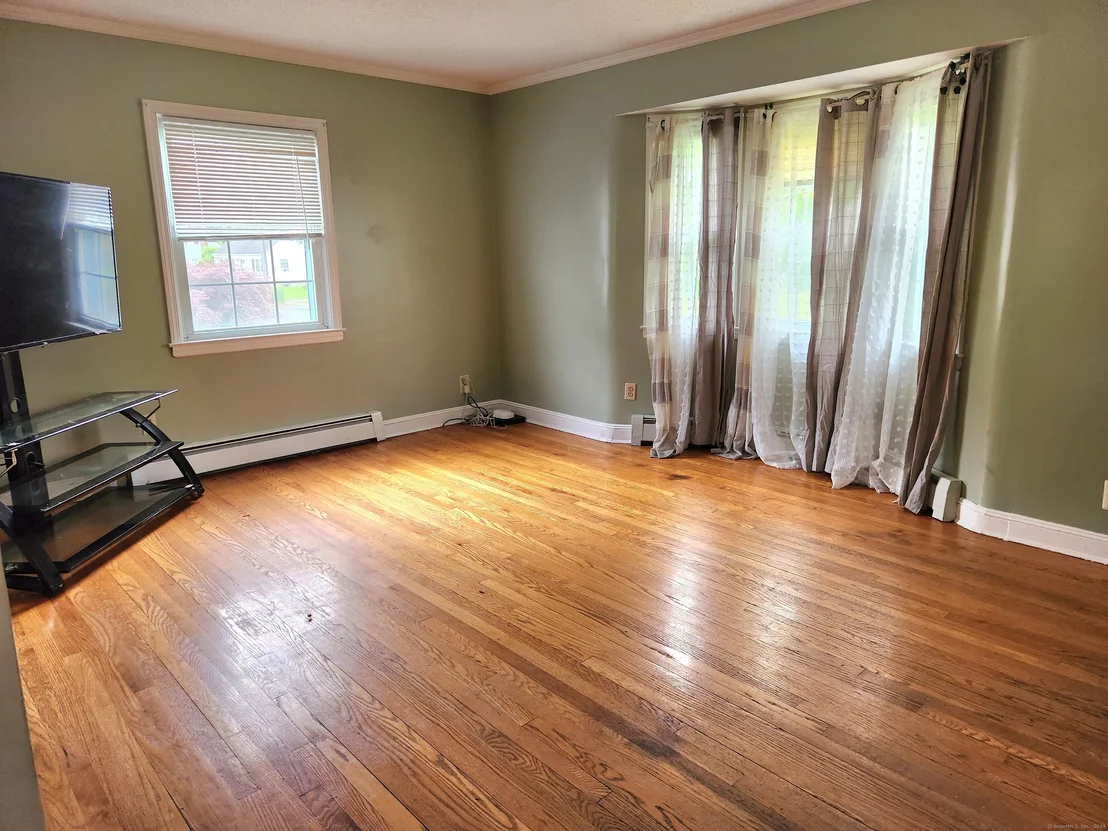 Photo of 27 Linnmore Drive