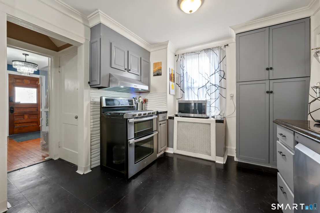 Photo of 32 Burr Avenue