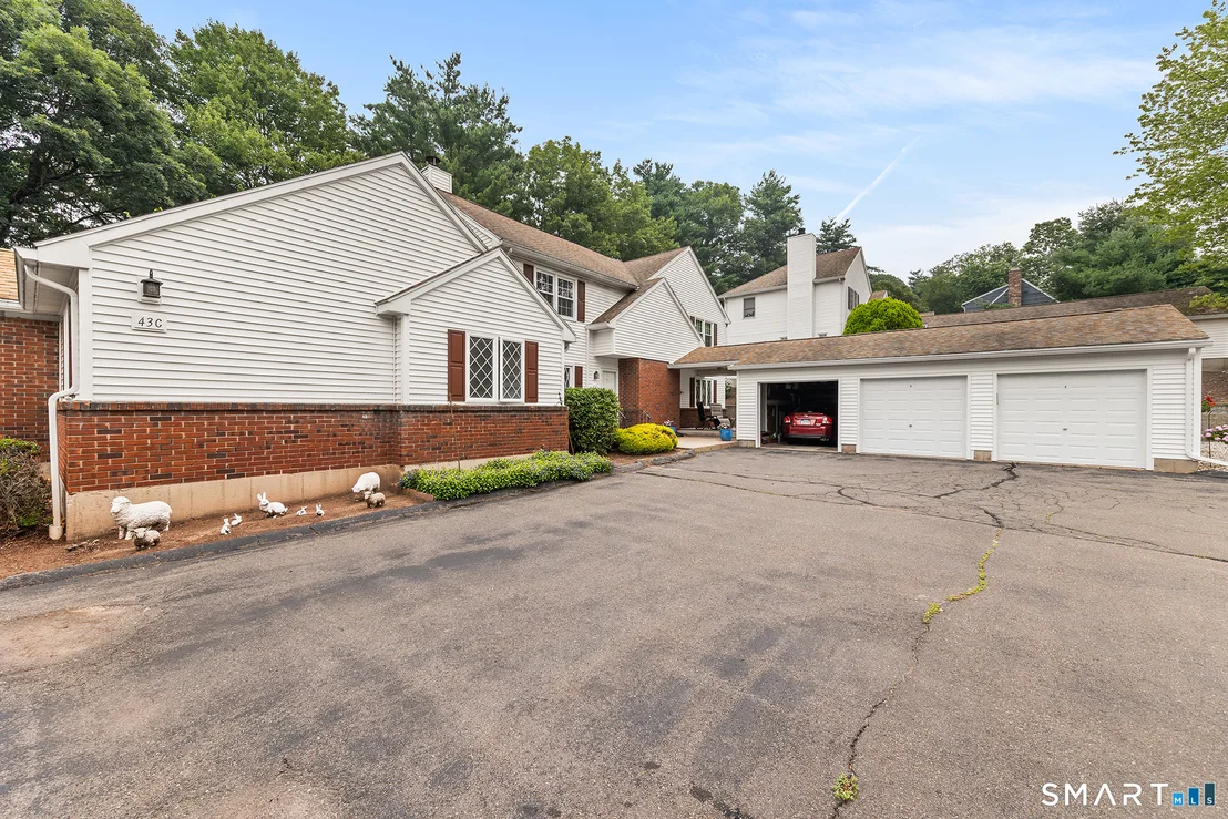 Photo of Unit B at 43 Rita Drive