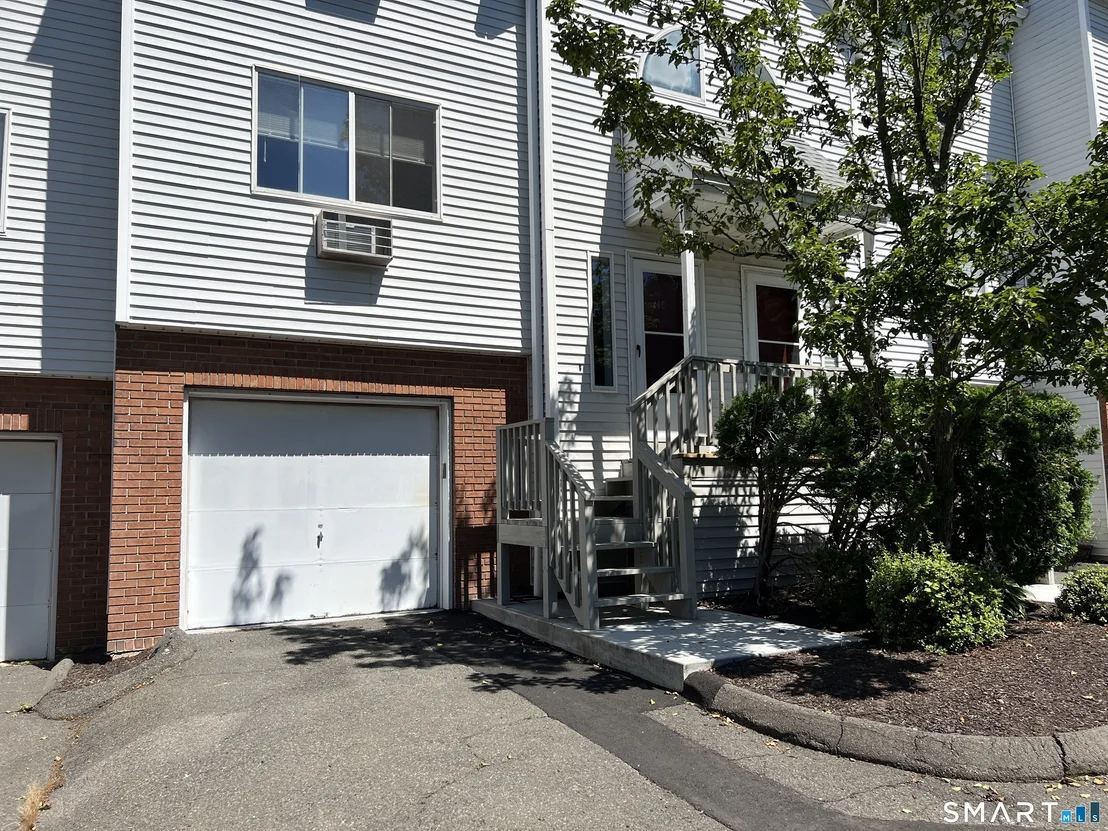 Photo of Unit 11E at 925 Oronoke Road