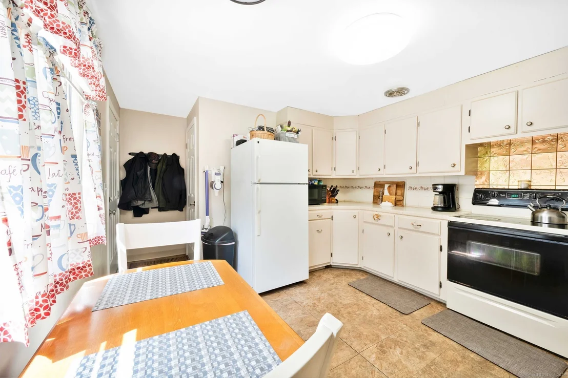 Photo of 2807 Ellington Road