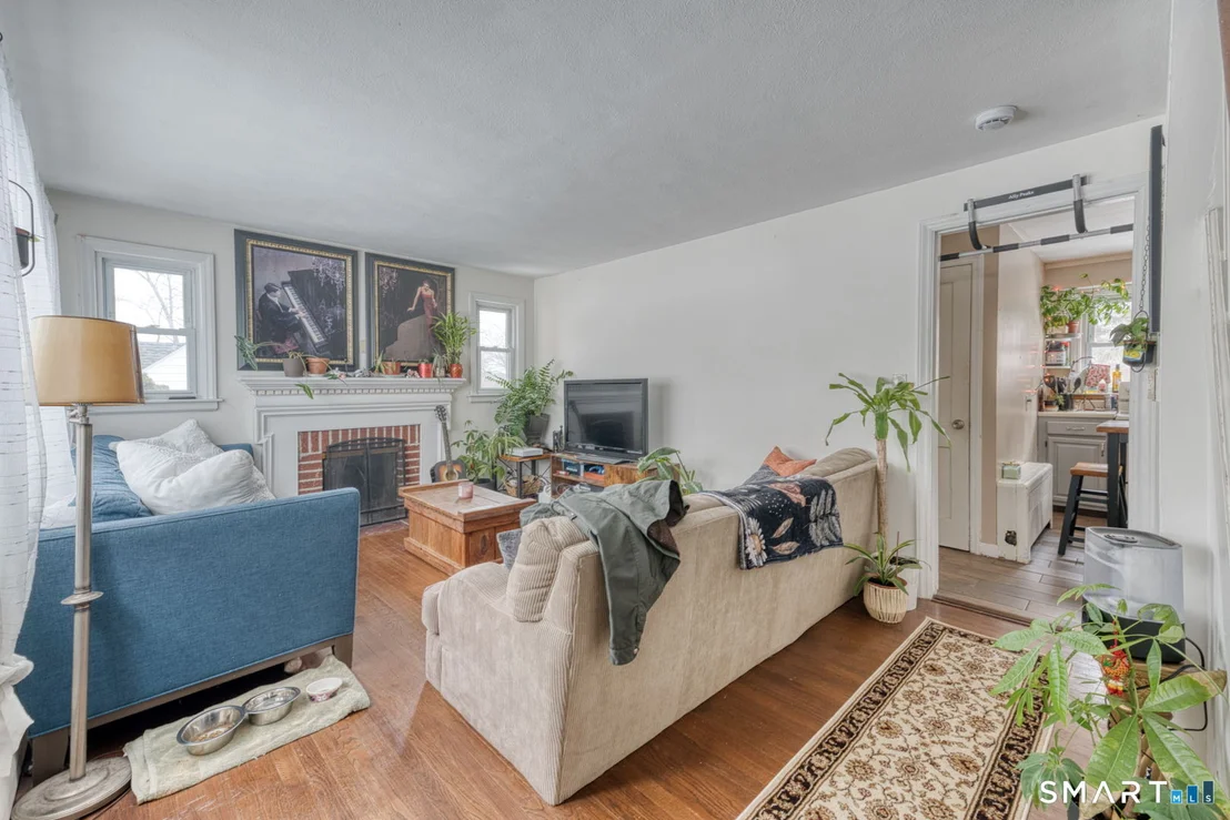 Photo of 291 Mansfield Avenue