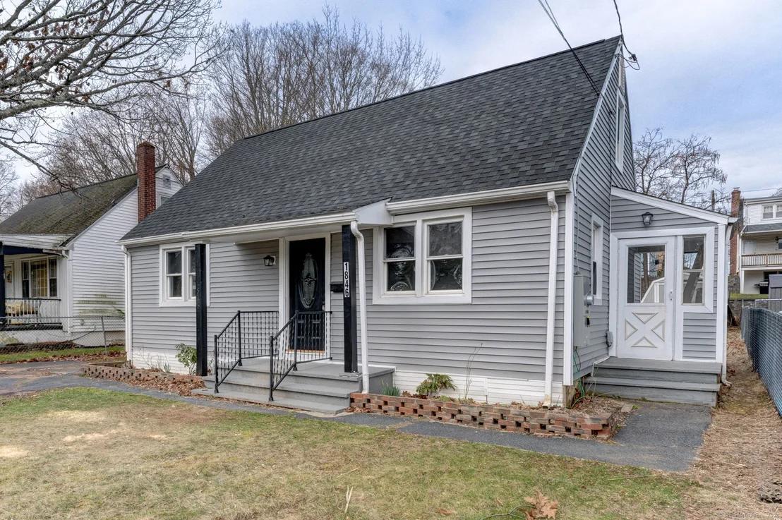 Photo of 1846 Corbin Avenue