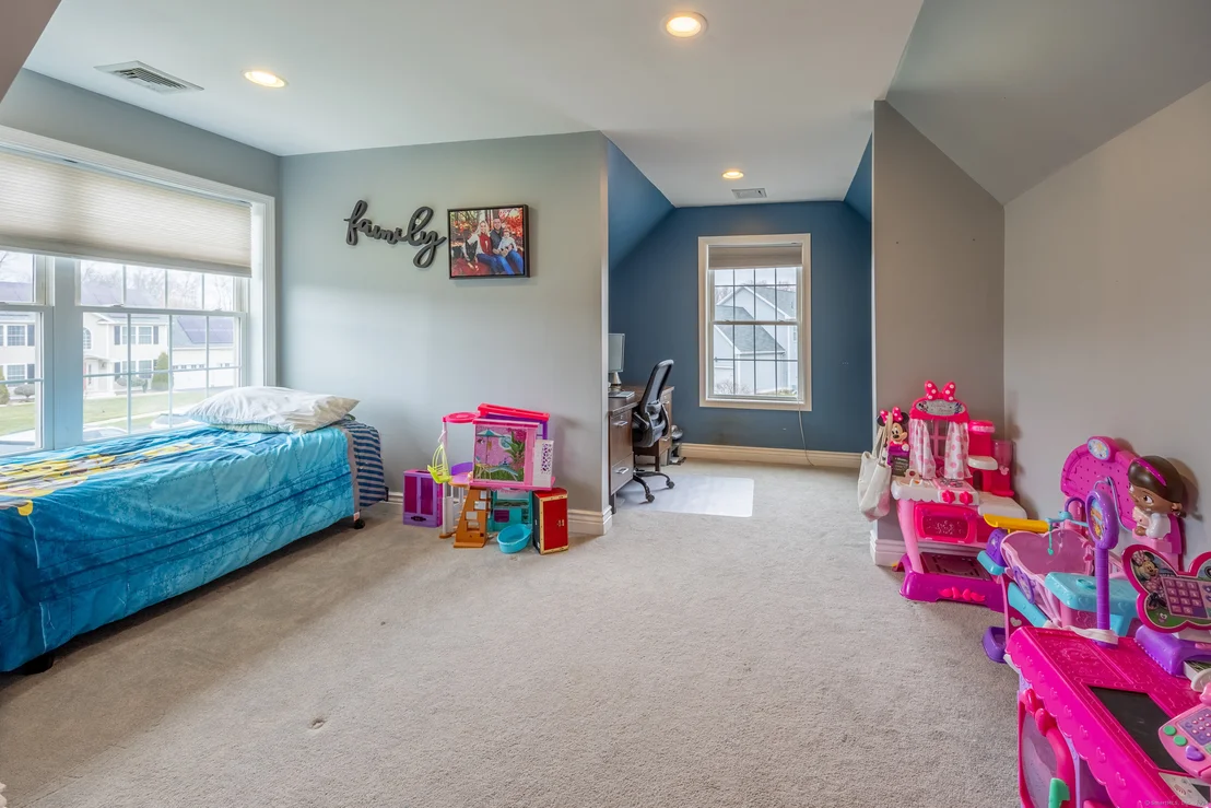 Photo of 178 Empress Drive