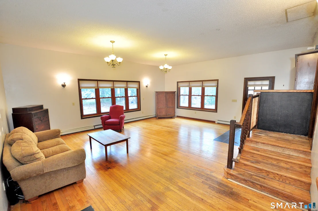 Photo of 121 Wedgewood Drive