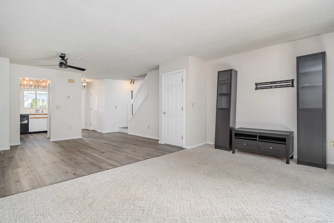 Photo of Unit APT41 at 827 Oronoke Road