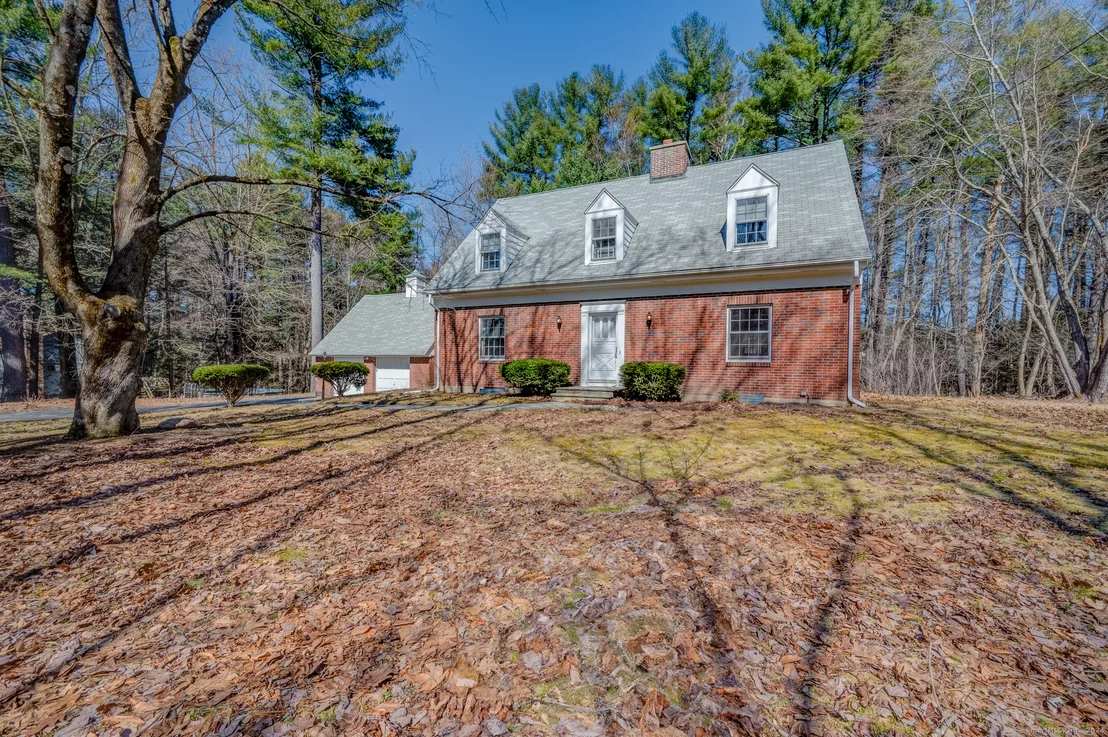 Photo of 341 Greenwoods Road