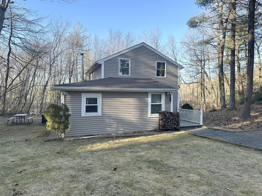 Photo of 418 Lake Road
