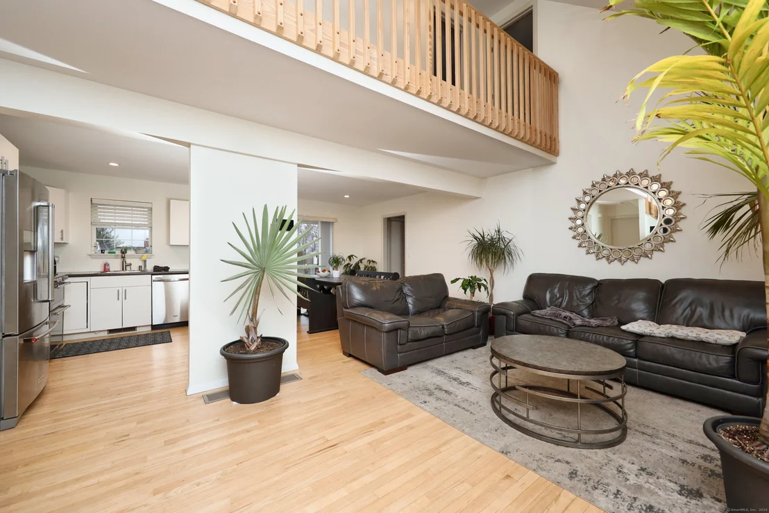 Photo of 242 Kendall Circle