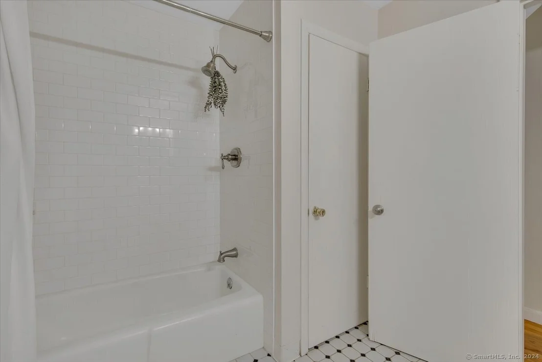 Photo of 47 White Avenue