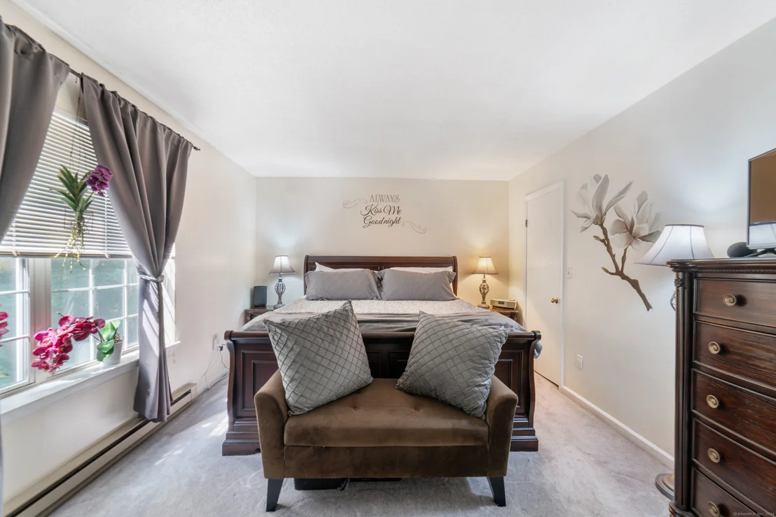 Photo of Unit APT68 at 19 Taft Point