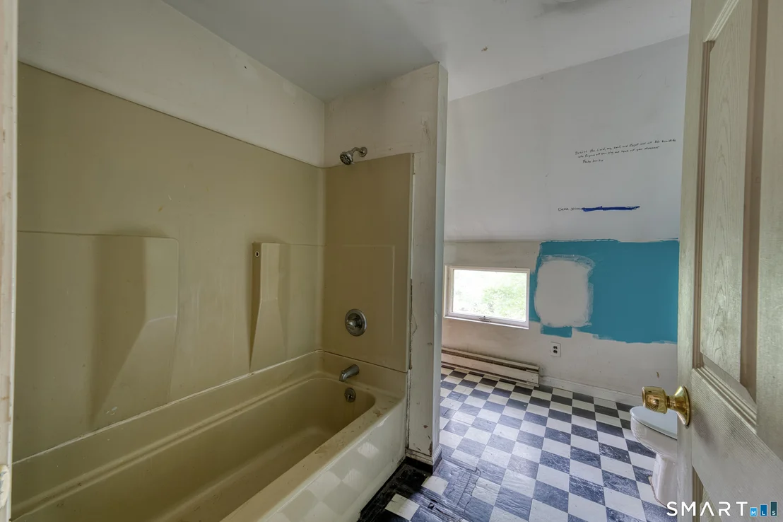 Photo of 102 Brookside Lane