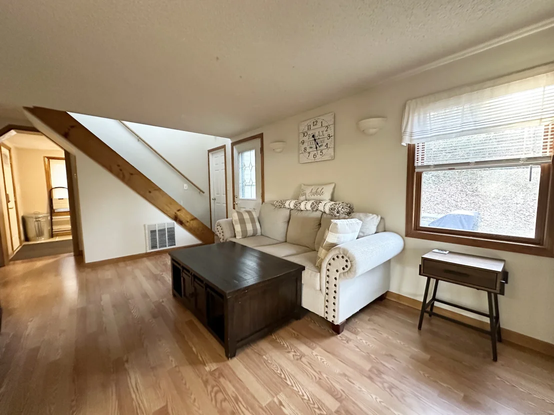 Photo of 418 Lake Road