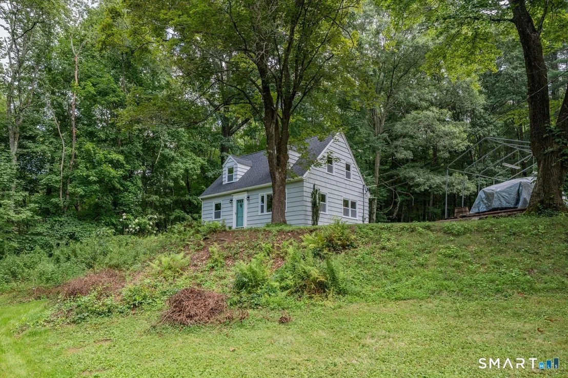Photo of 425 Lakeside Road