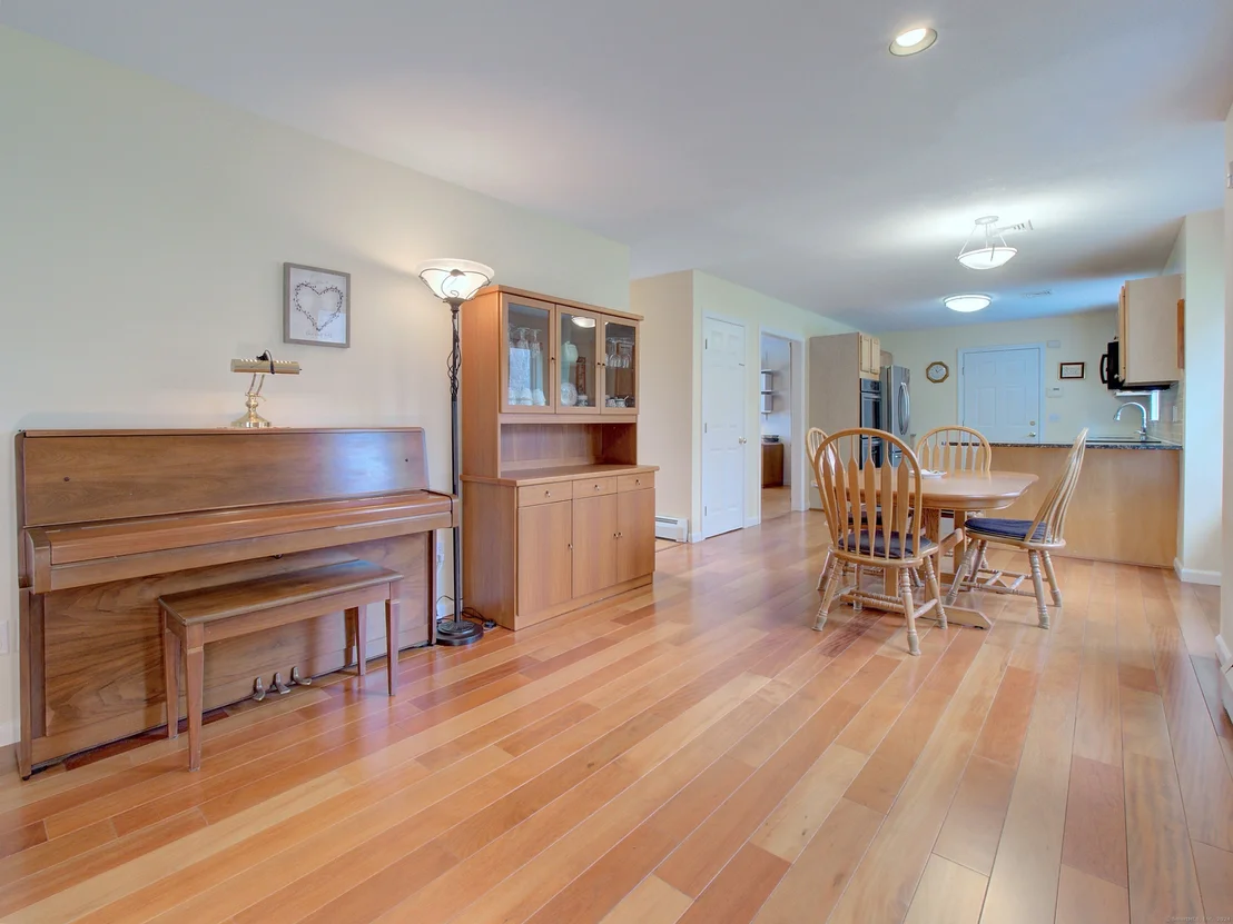 Photo of 115 Spring Wood Lane
