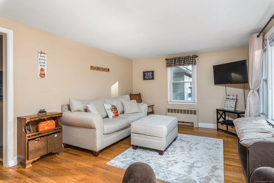 Photo of 7 Ridgefield Road
