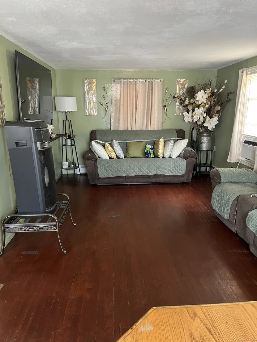 Photo of 281 Mill Plain Avenue