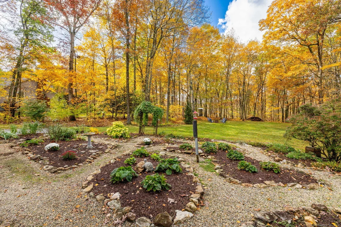 Photo of 52 Sentinal Woods