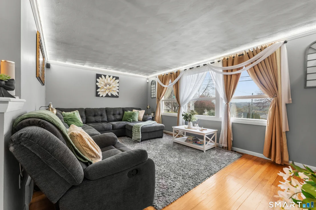 Photo of 7 Plainfield Drive
