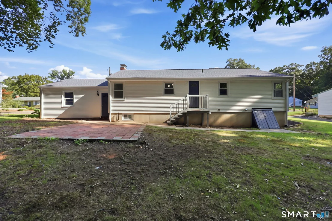 Photo of 156 Robin Hill Road