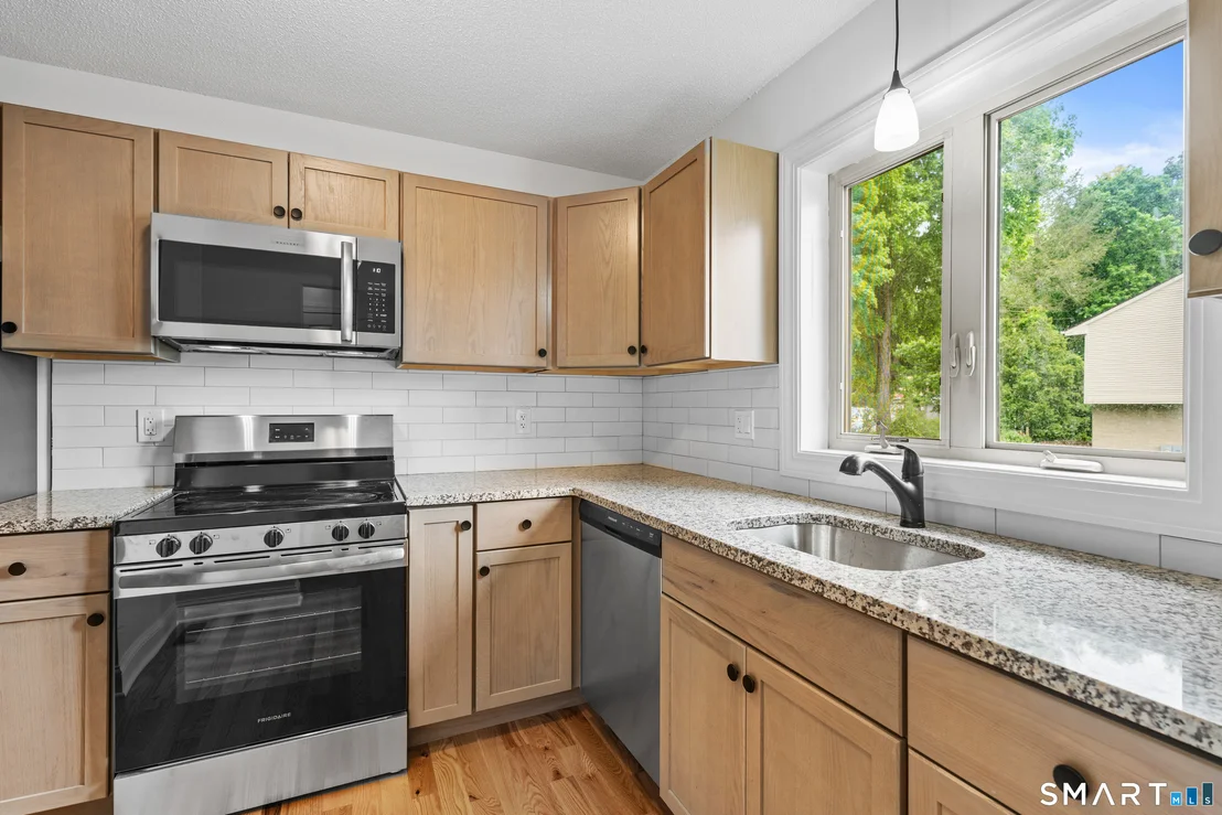 Photo of Unit 17 at 827 Oronoke Road