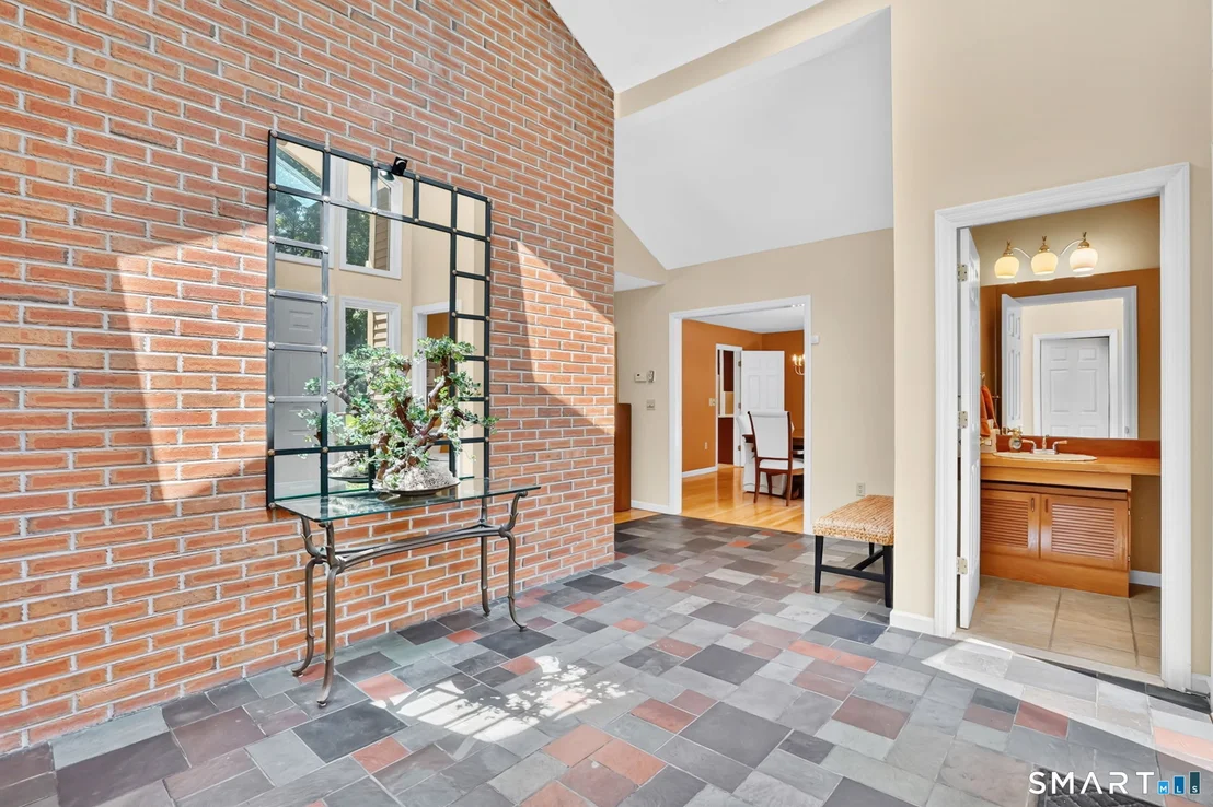Photo of 70 Davis Road