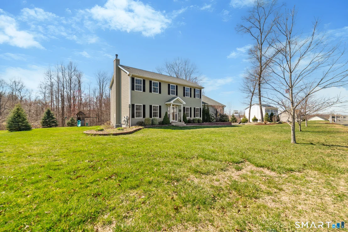 Photo of 18 Oakwood Drive