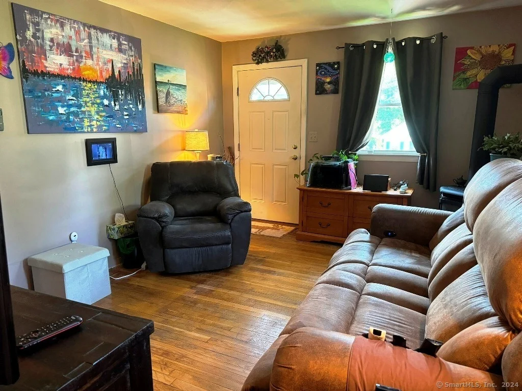 Photo of 24 Grove Avenue