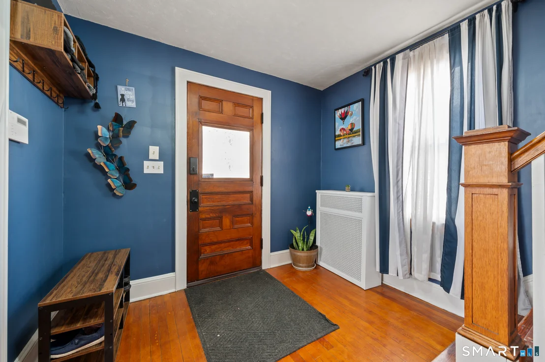 Photo of 32 Burr Avenue