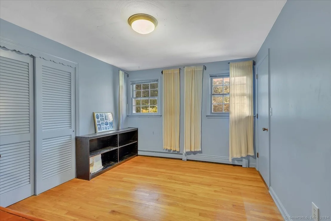 Photo of 201 Folly Lane