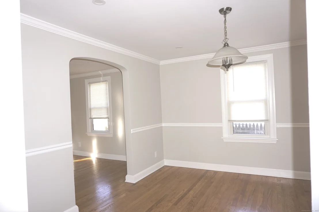 Photo of 87 Rosen Avenue